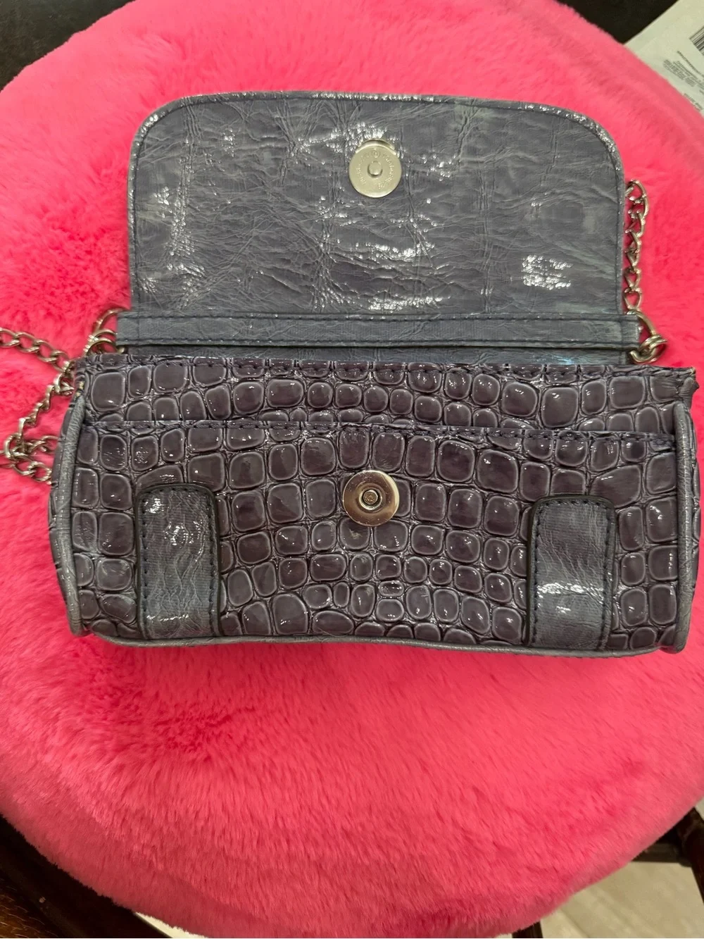 Vintage Guess Women’s Croc-Embossed Shoulder Bag in Lavender Gray